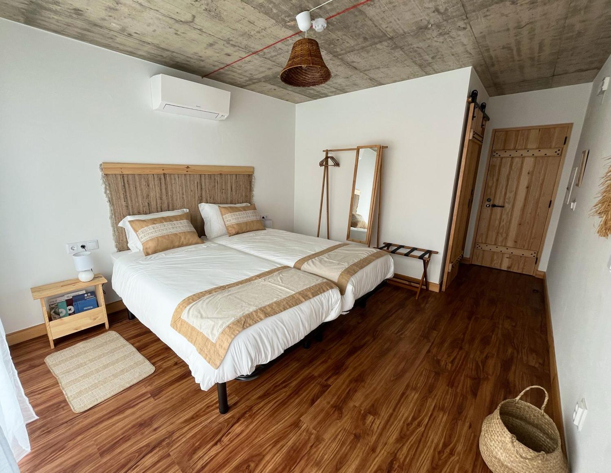 Santa Cruz Dive House Padi Dive Resort 실베이라 외부 사진